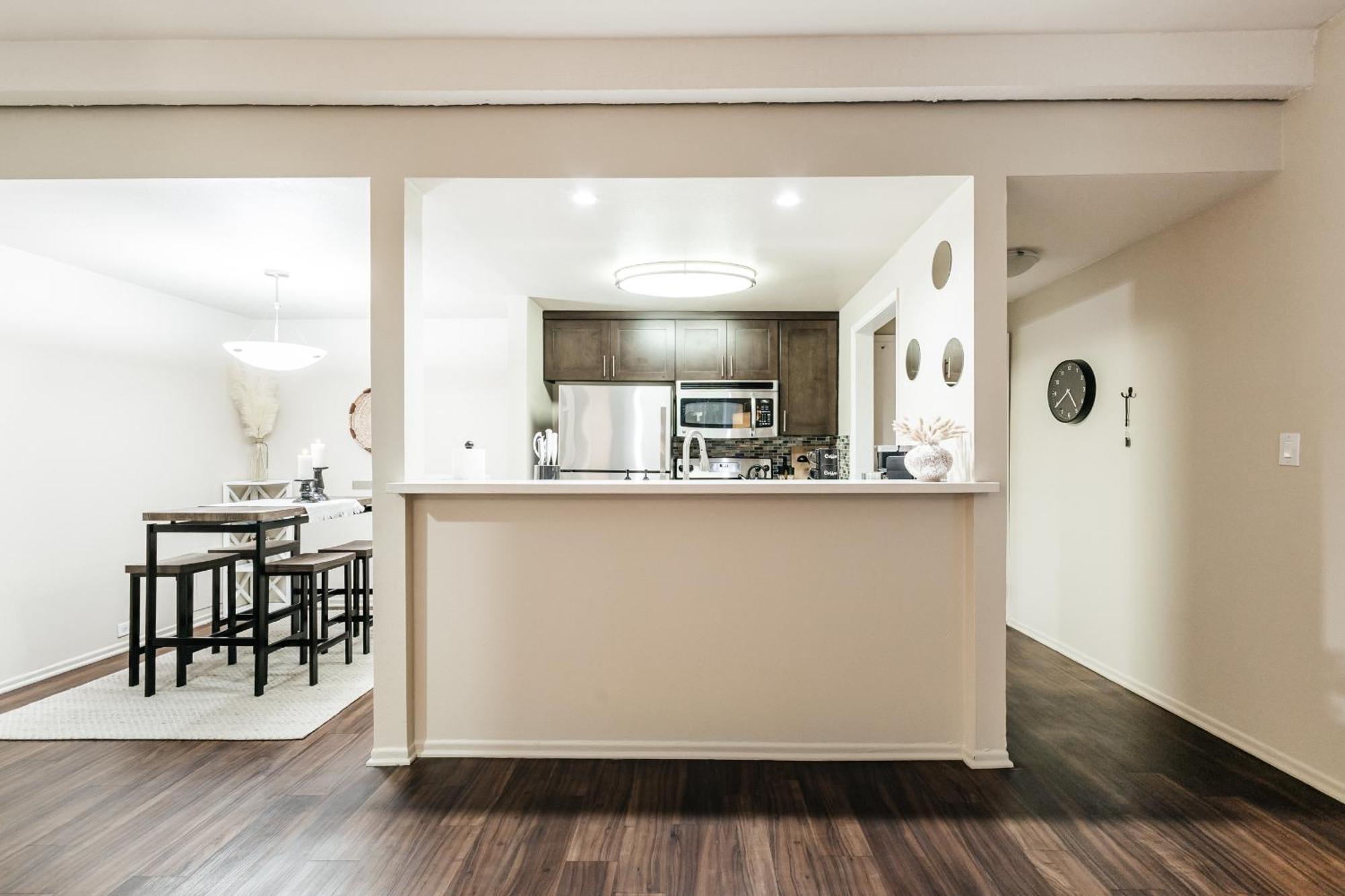 All You Need 1bd In Weho