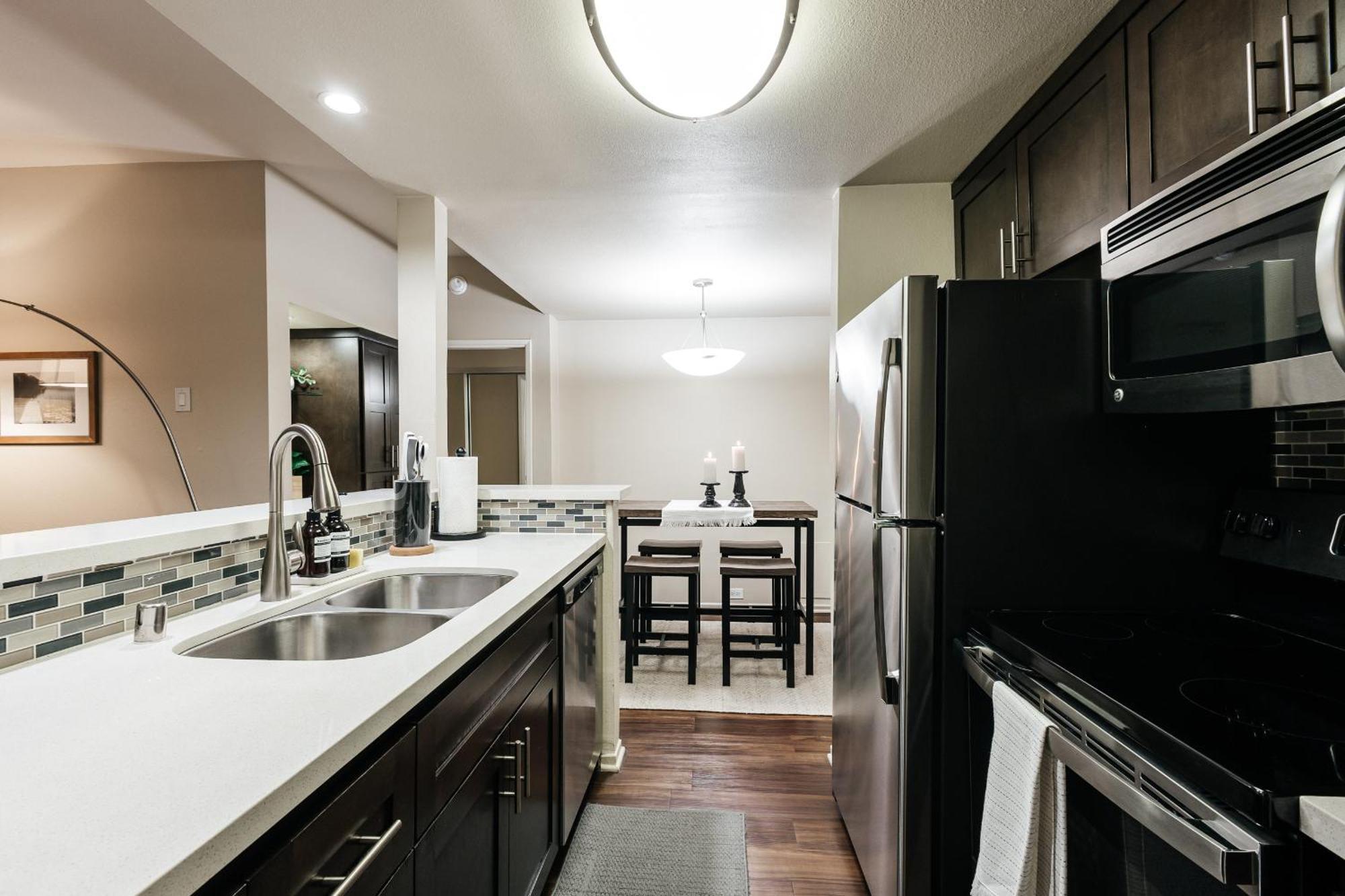 All You Need 1bd In Weho