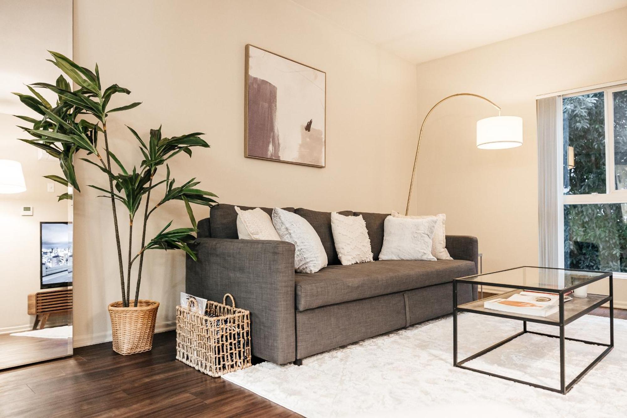 All You Need 1bd In Weho Los Angeles