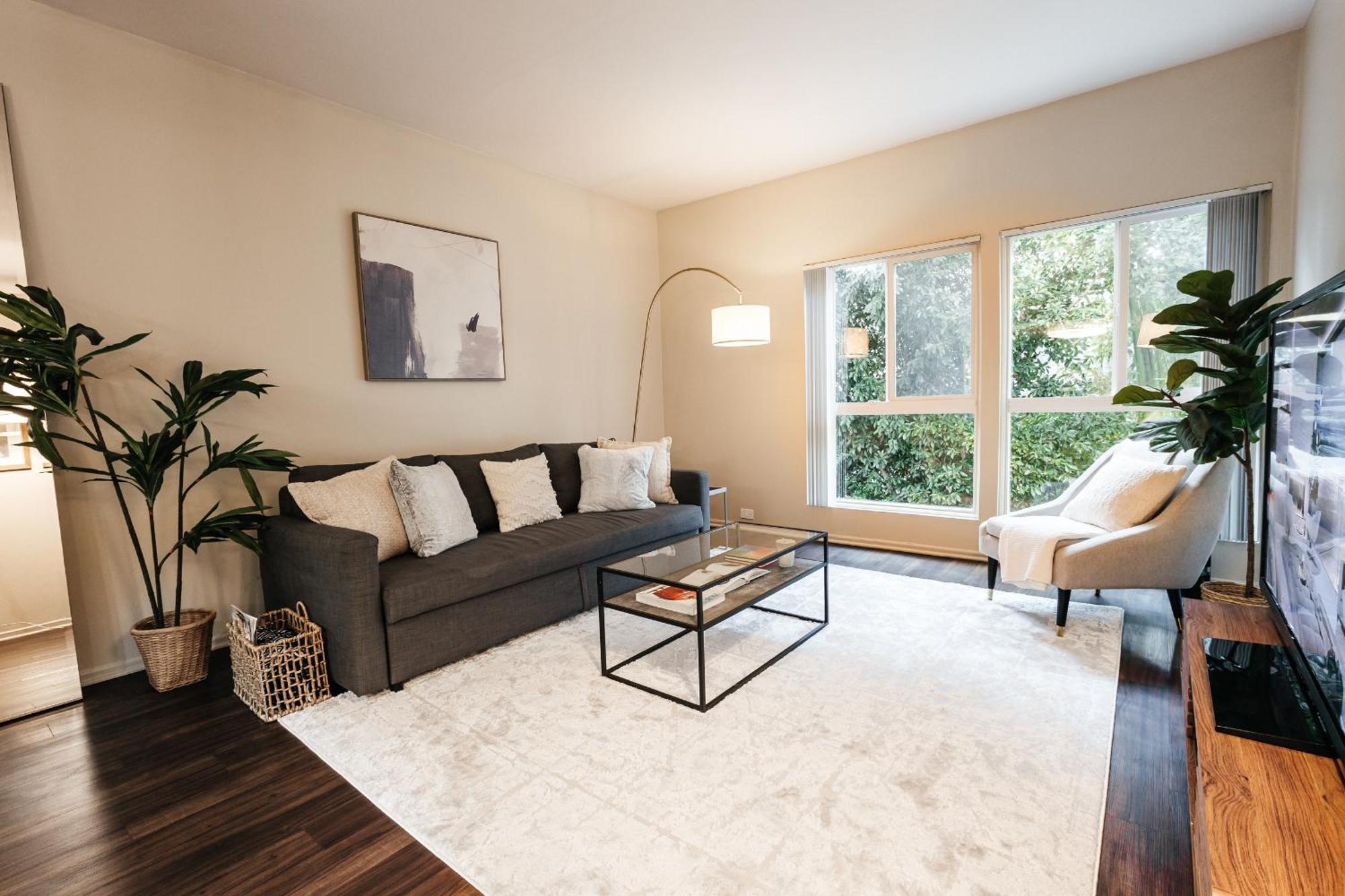 All You Need 1bd In Weho Apartamento