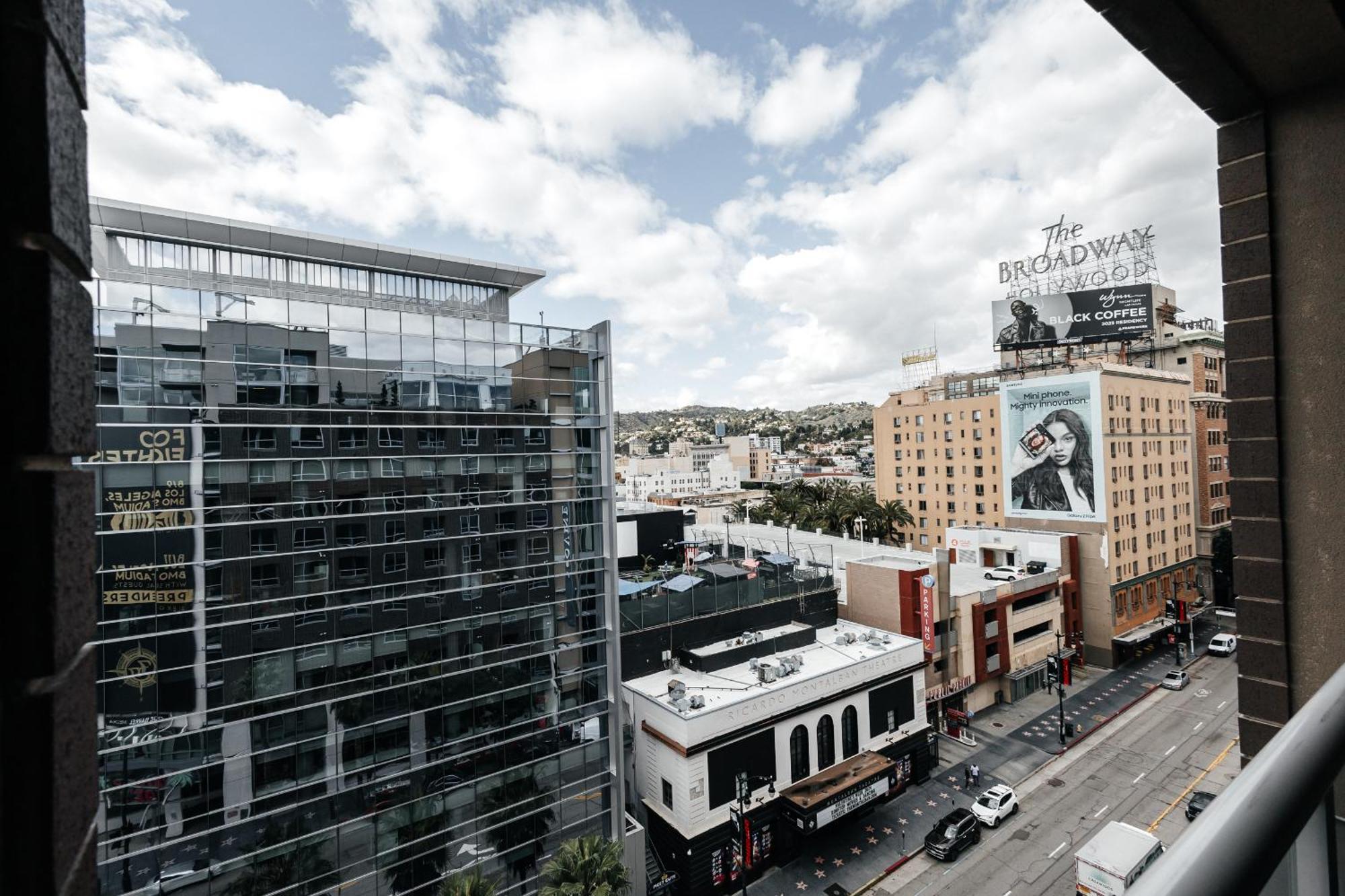 Luxurious Hollywood Apartment