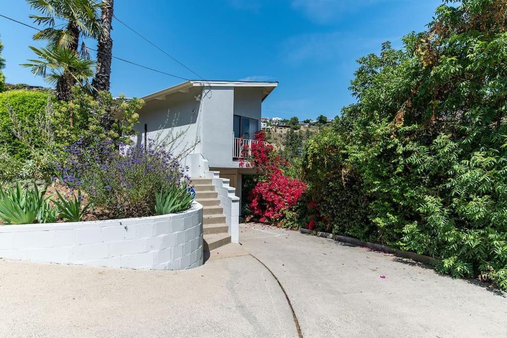 Holiday home Stunning Hollywood Midcentury Modern-views-best Location! Los Angeles
