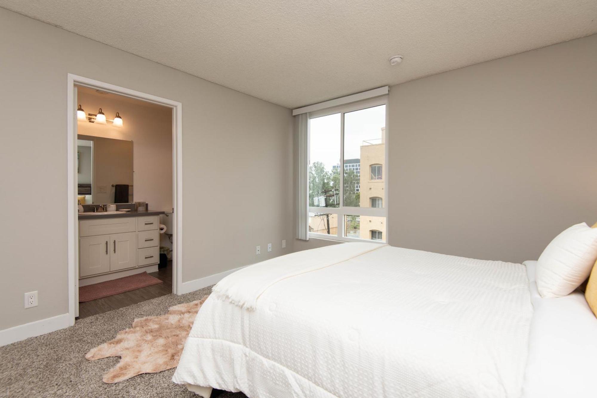 Heart Of Hollywood 2 Bedroom Apartment