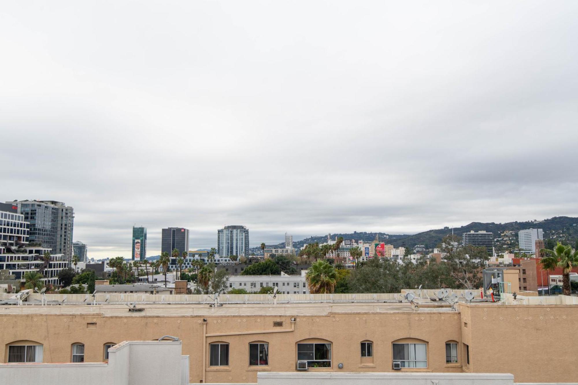 Heart Of Hollywood 2 Bedroom Apartment Los Angeles