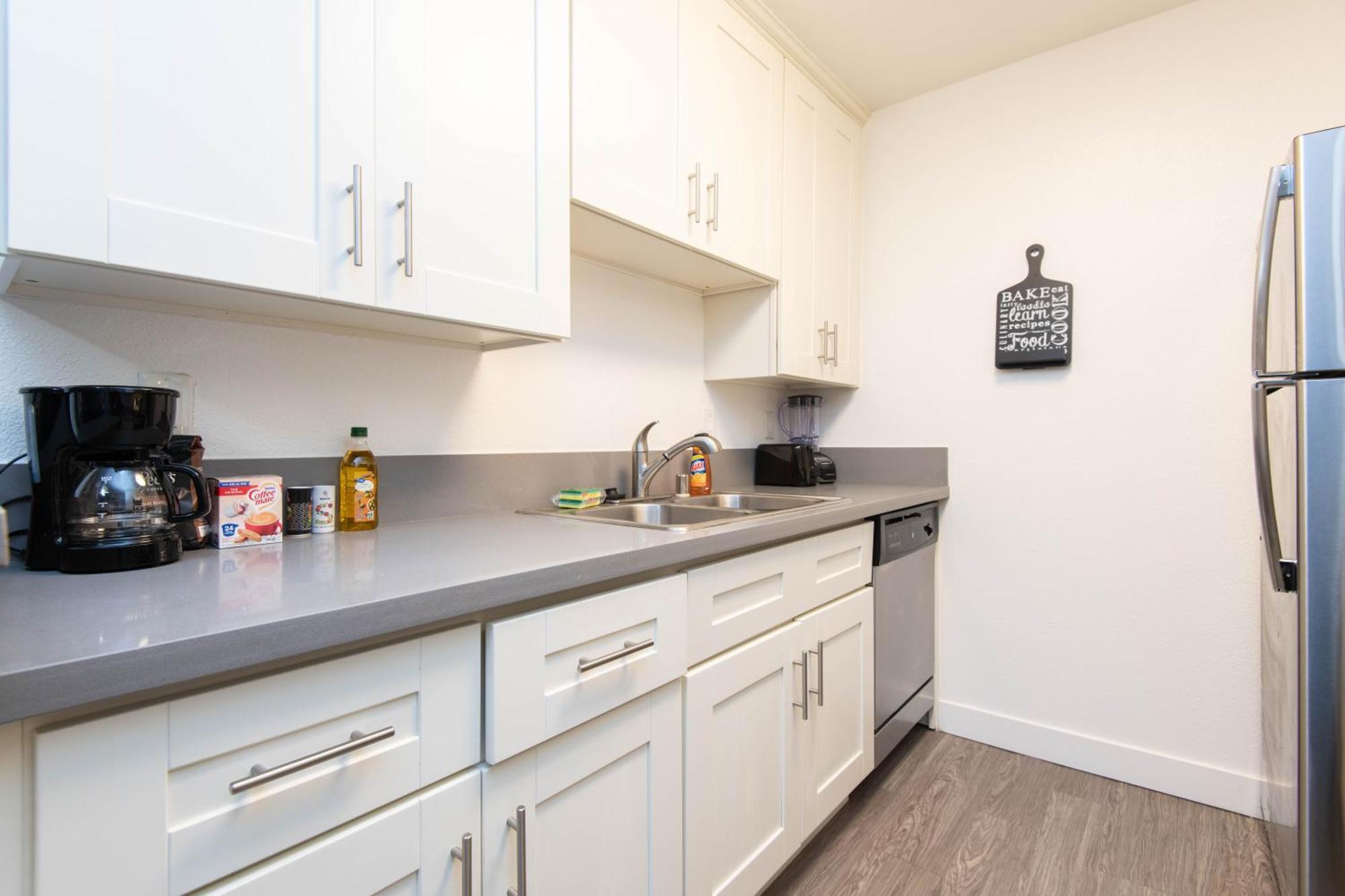 Apartment Heart Of Hollywood 2 Bedroom Los Angeles