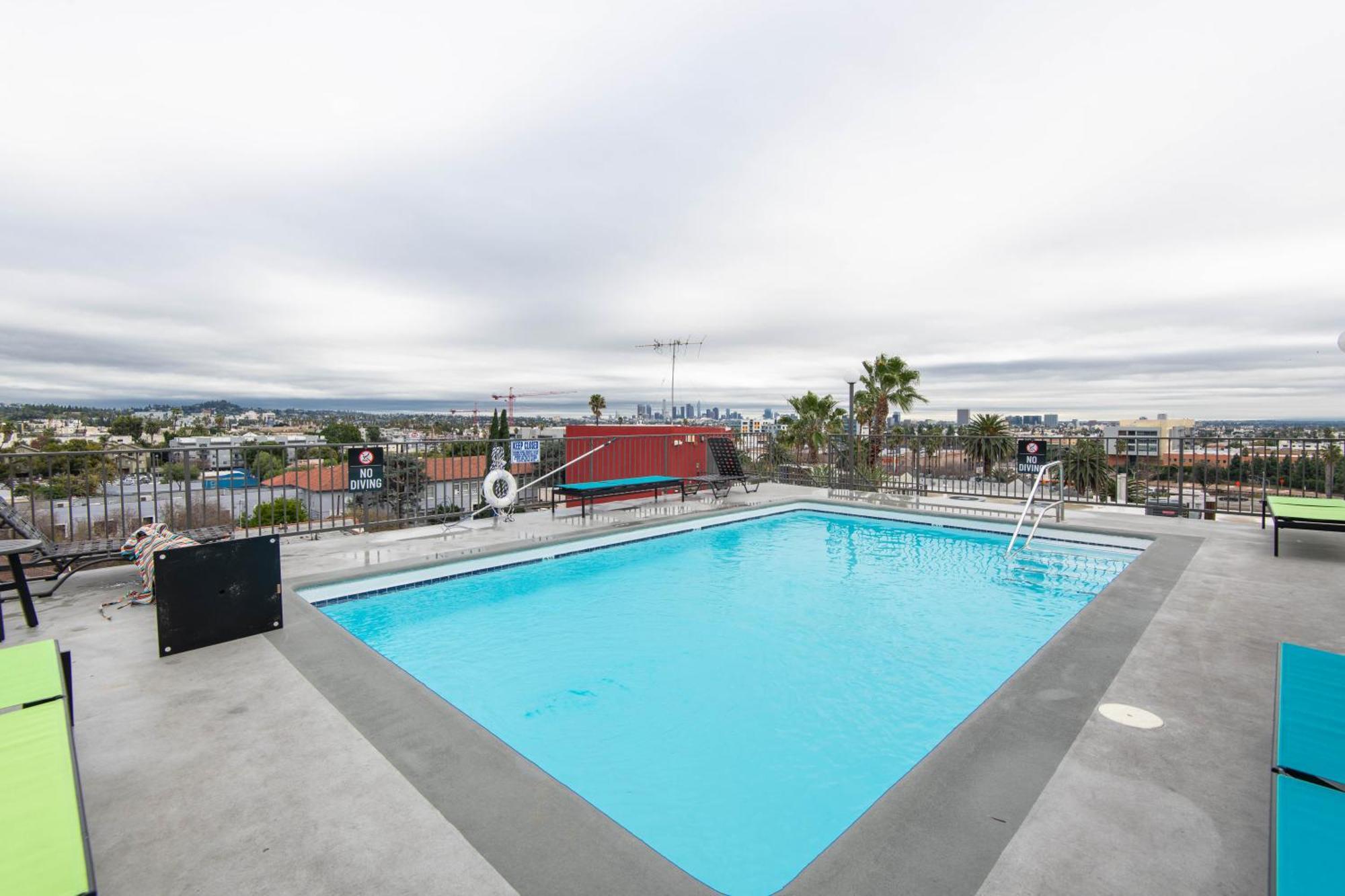 Heart Of Hollywood 2 Bedroom Apartment