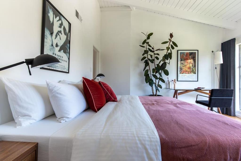Stunning Hollywood Midcentury Modern-views-best Location! *