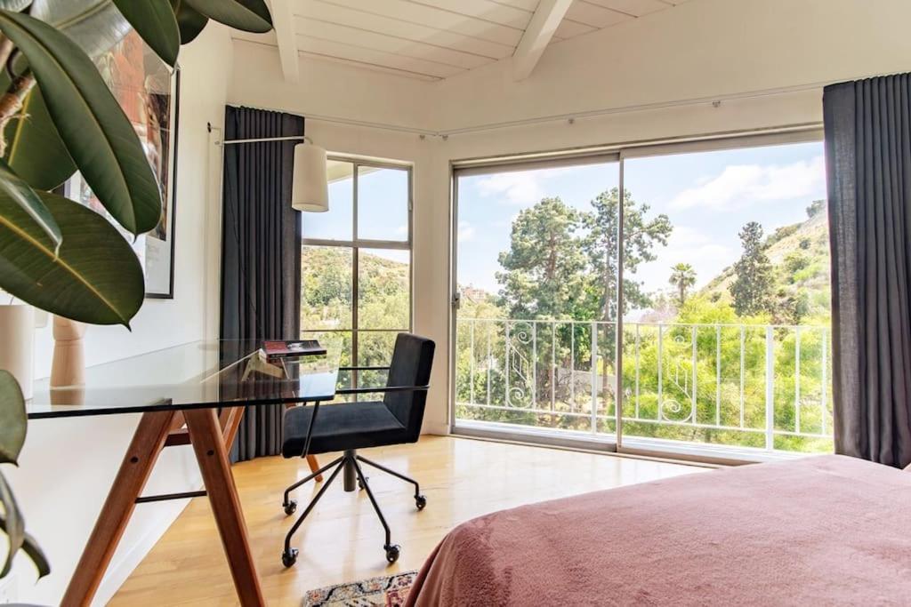 Stunning Hollywood Midcentury Modern-views-best Location! Holiday home