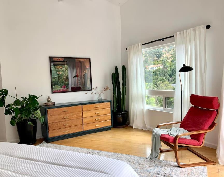 Stunning Hollywood Midcentury Modern-views-best Location! Holiday home