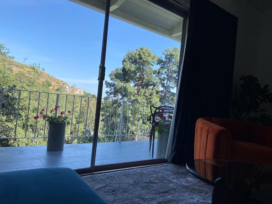Stunning Hollywood Midcentury Modern-views-best Location! Holiday home