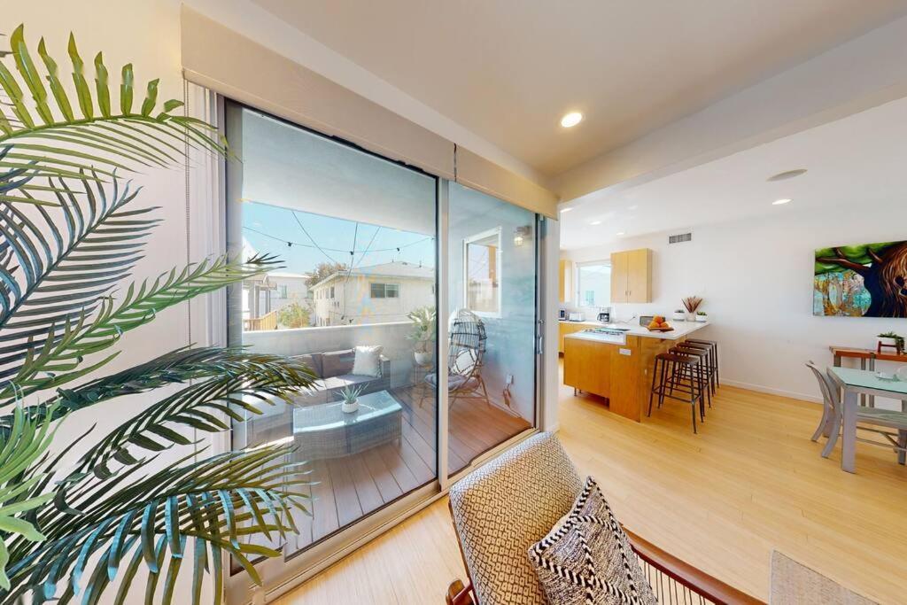 Hip Modern Architectural Loft By The Los Angeles