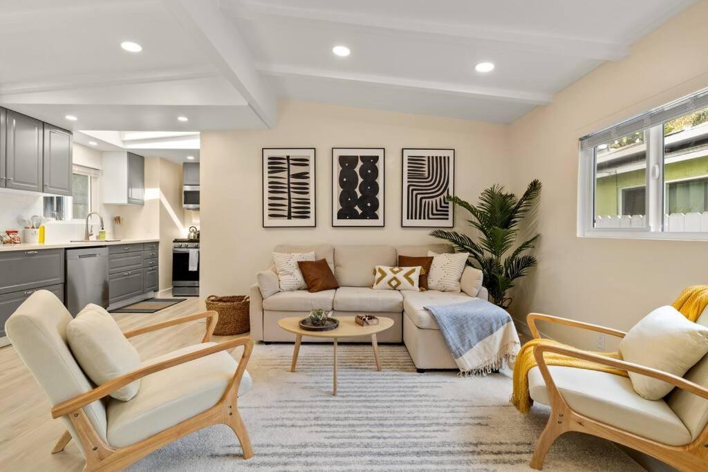 Charming Zen Venice 3br W/patio & W/d Holiday home *