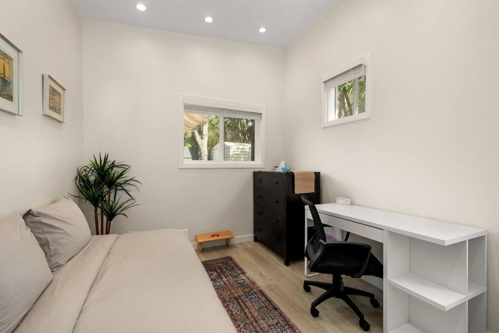 Charming Zen Venice 3br W/patio & W/d Holiday home *