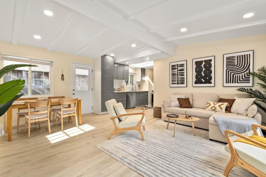 Charming Zen Venice 3br W/patio & W/d Holiday home