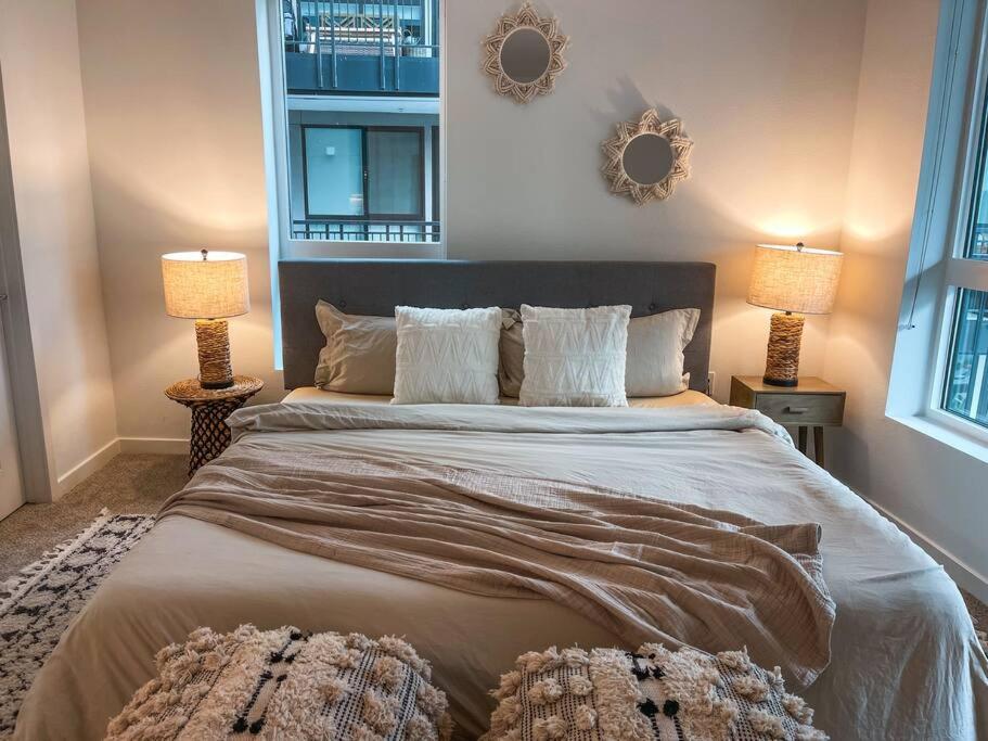 Luxury 1bdr Centrally Located In Hollywood