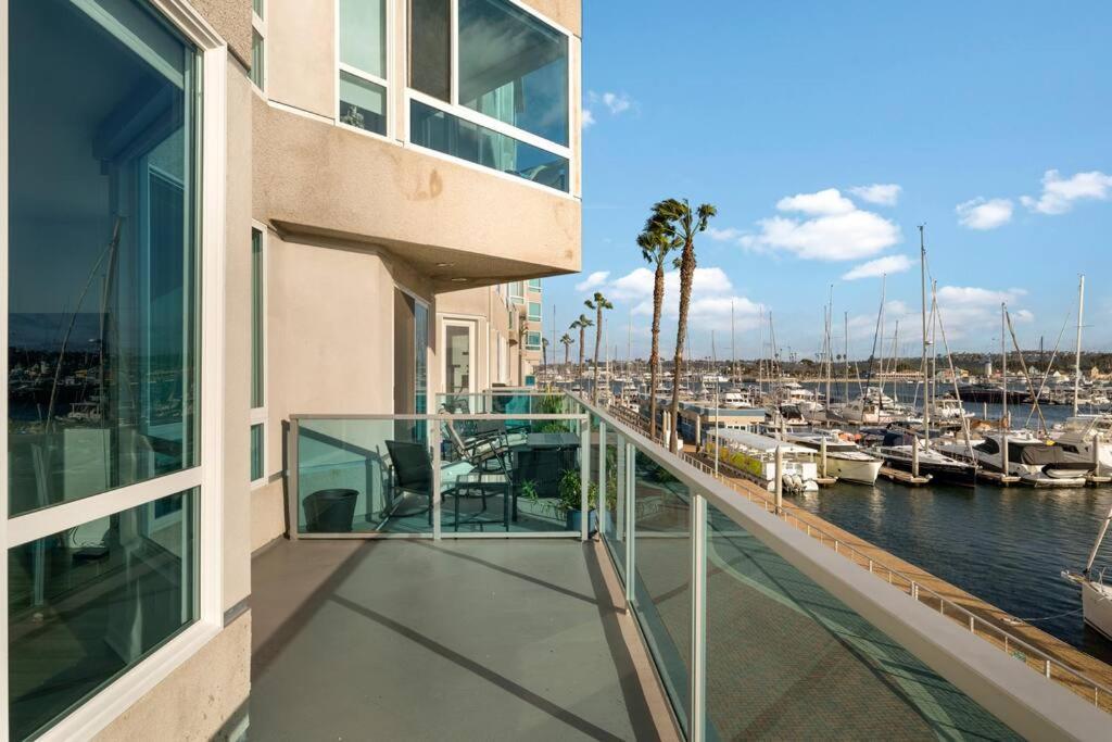 Blue Wave 2bd 2ba Stunning Marina View Apartment *