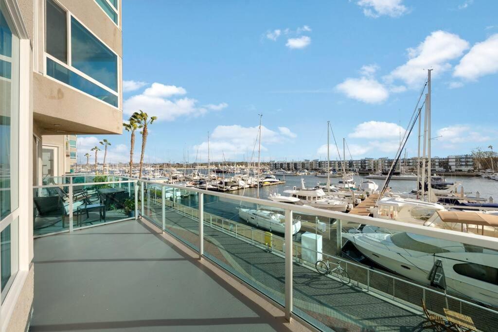 Blue Wave 2bd 2ba Stunning Marina View Apartment Los Angeles