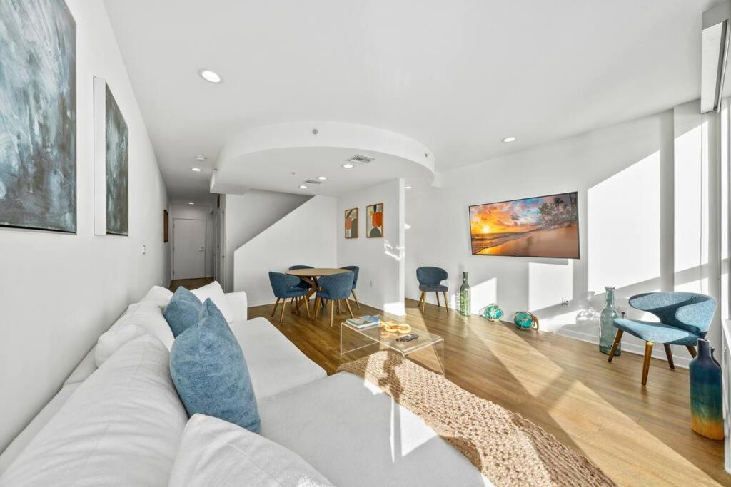 Apartment Blue Wave 2bd 2ba Stunning Marina View *