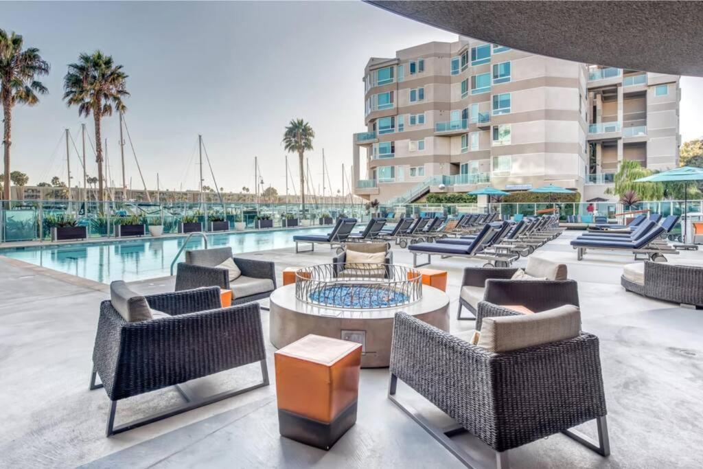 Blue Wave 2bd 2ba Stunning Marina View Apartment Los Angeles