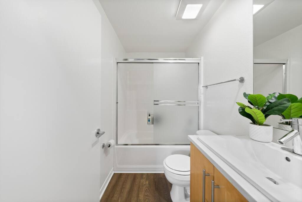 Blue Wave 2bd 2ba Stunning Marina View Los Angeles