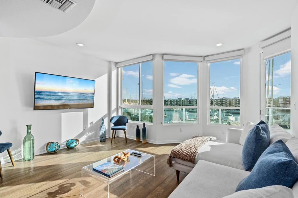 Apartment Blue Wave 2bd 2ba Stunning Marina View