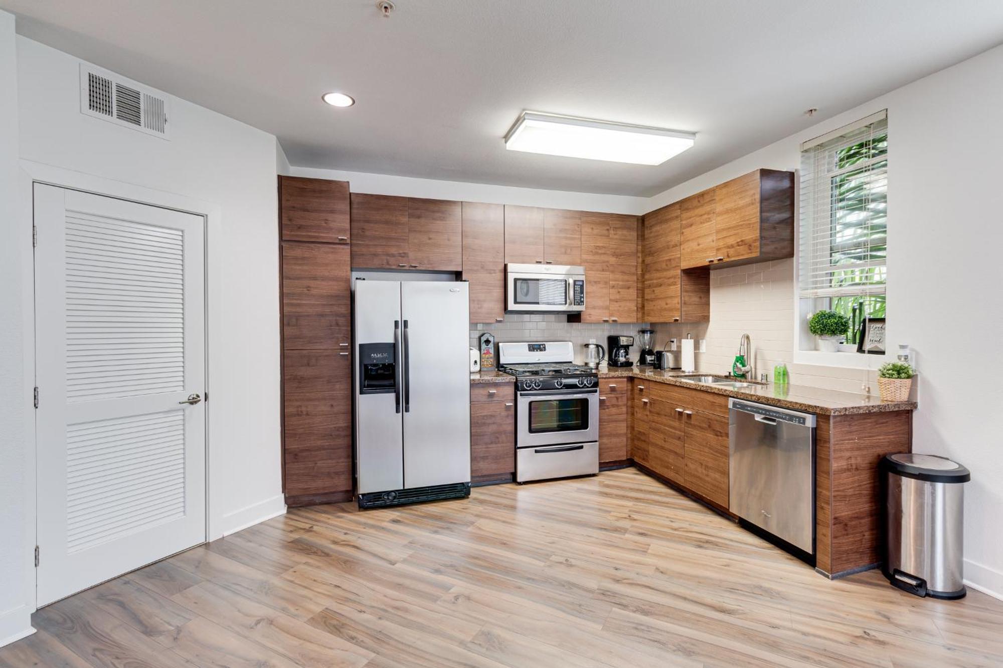 Cozy Management In Mdr Los Angeles