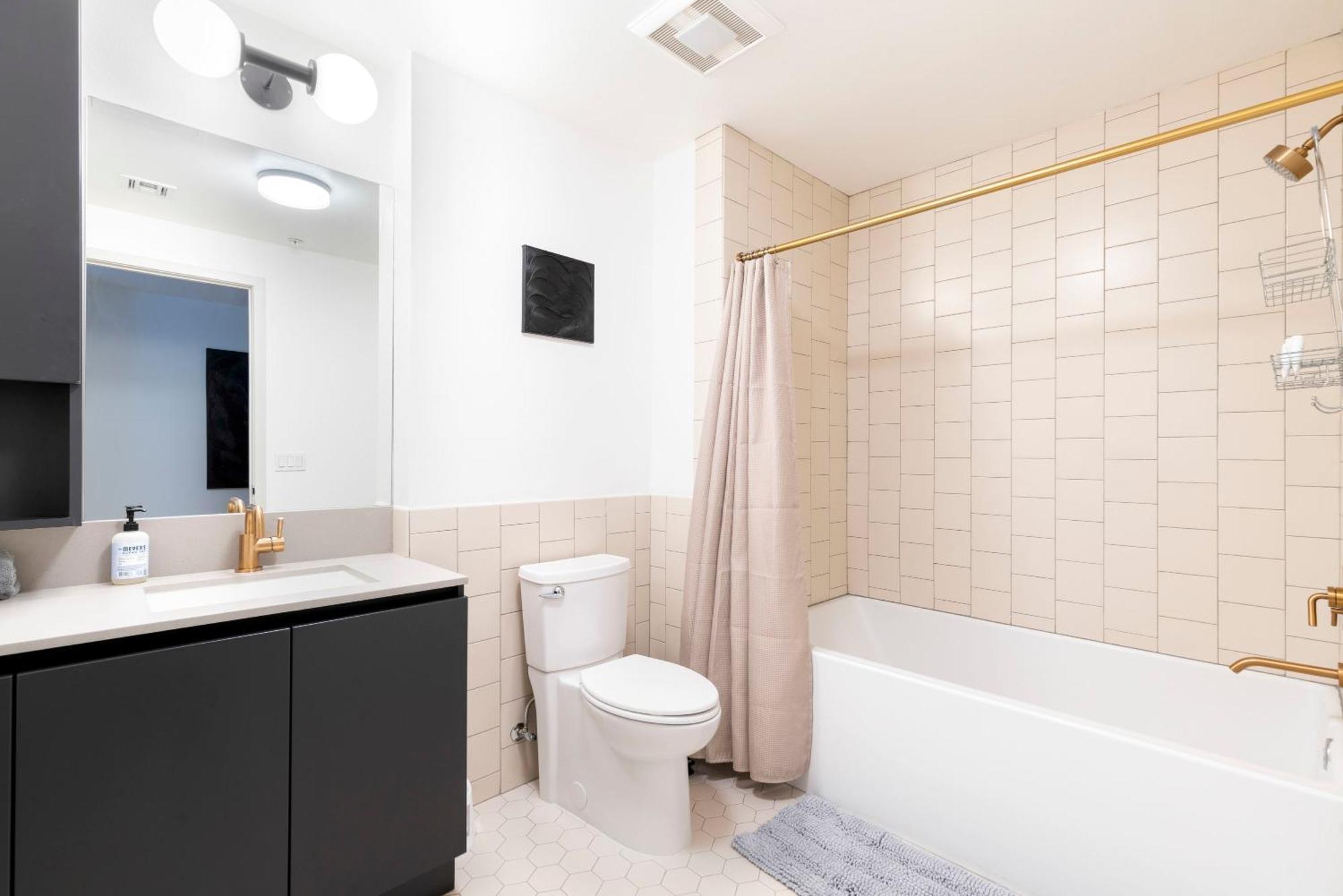 Apartment 2br Hollywood Luxury Condominium