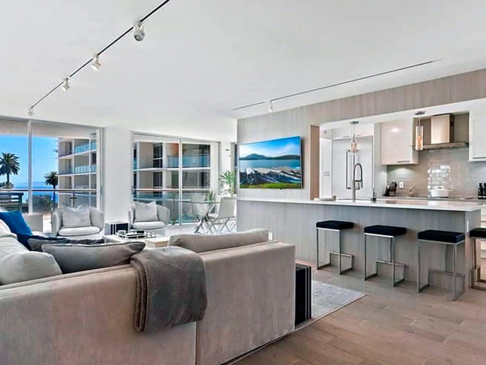 Ocean View Santa Monica Three-bedroom Apartment Los Angeles