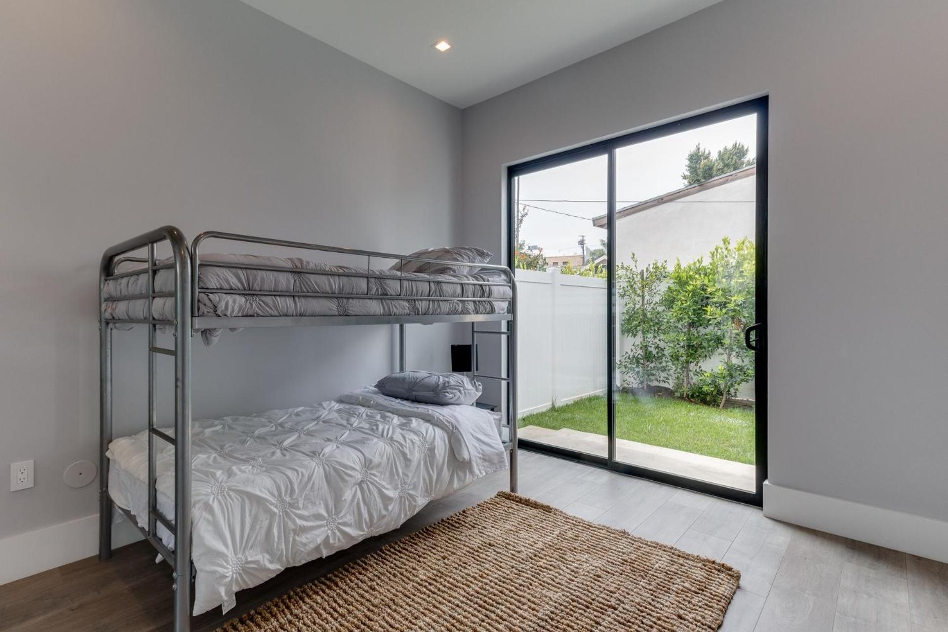 Luxury Modern 4 Bedroom With Rooftop Deck #4 Holiday home
