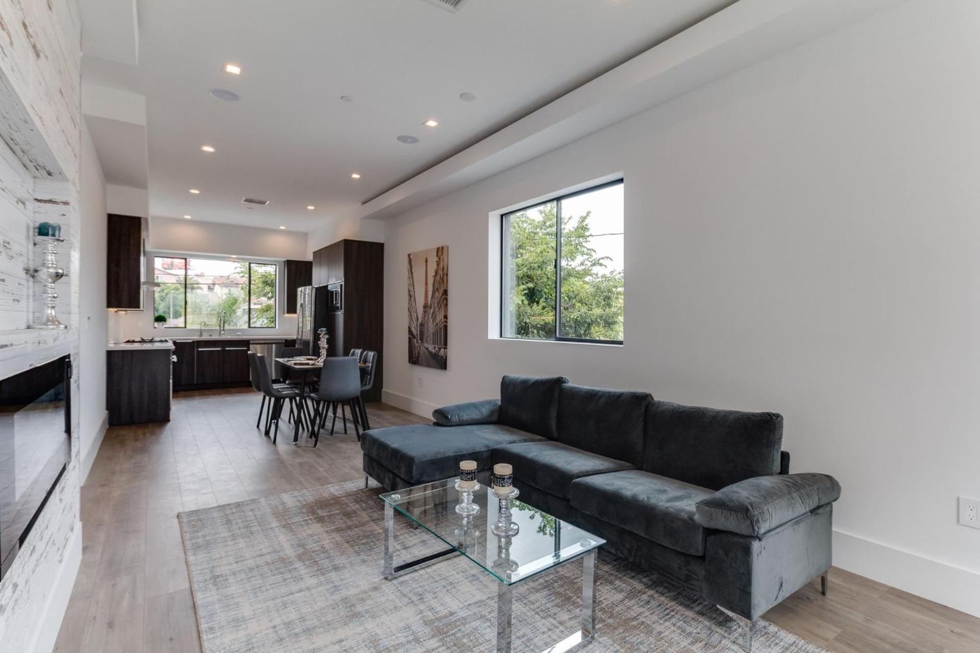 Luxury Modern 4 Bedroom With Rooftop Deck #4 Holiday home