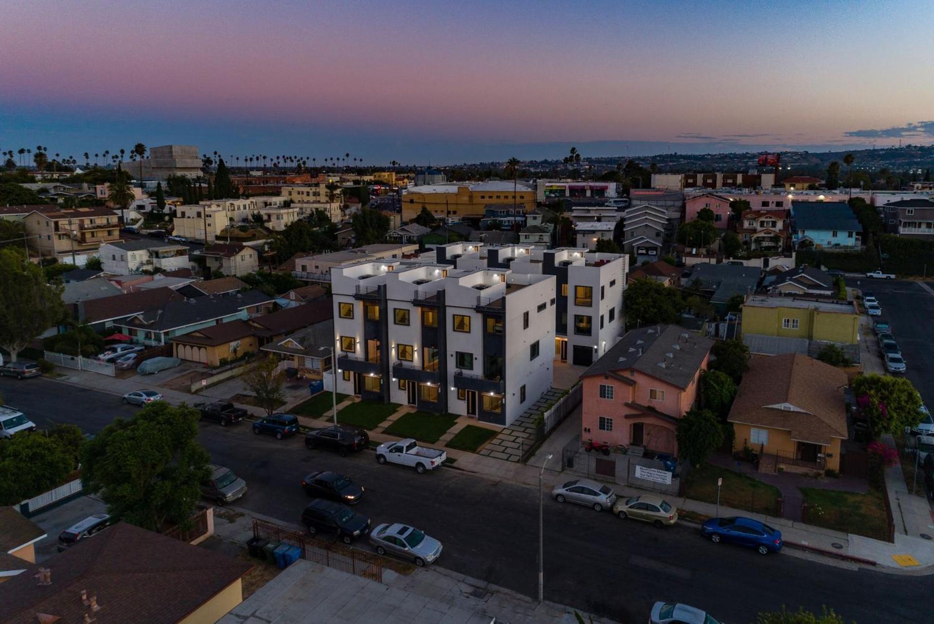 Luxury Modern 4 Bedroom With Rooftop Deck #4 Los Angeles