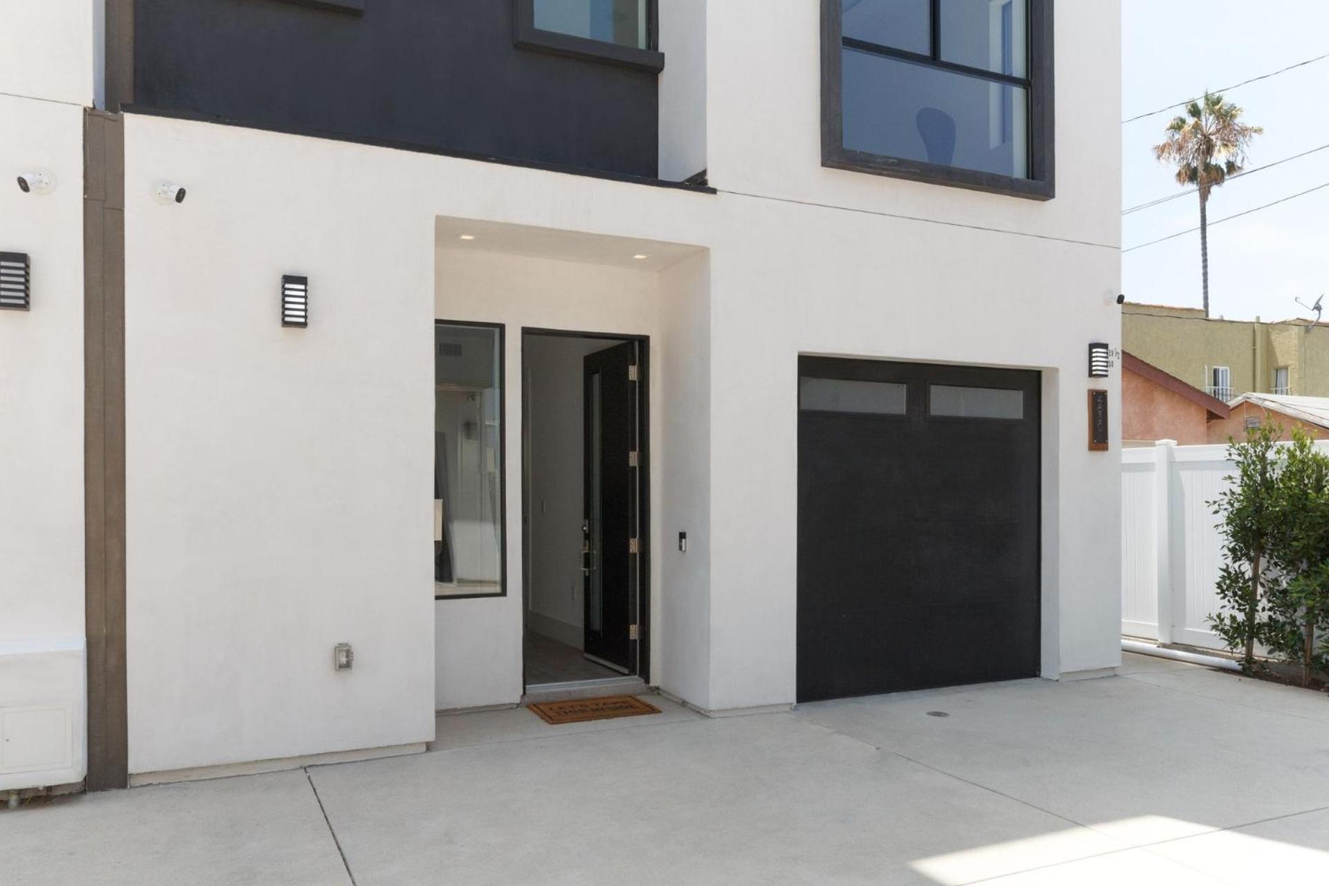 Luxury Modern 4 Bedroom With Rooftop Deck #4 * Los Angeles