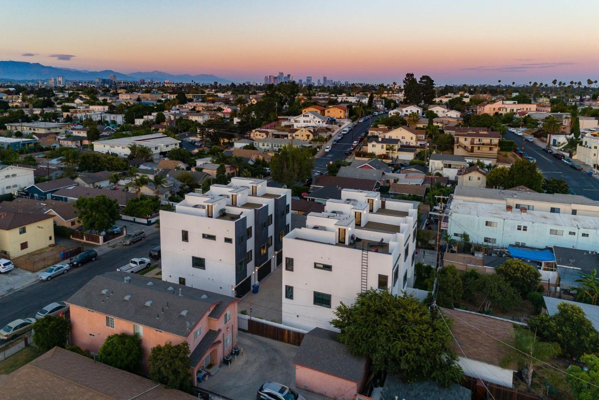 Luxury Modern 4 Bedroom With Rooftop Deck #4 Los Angeles