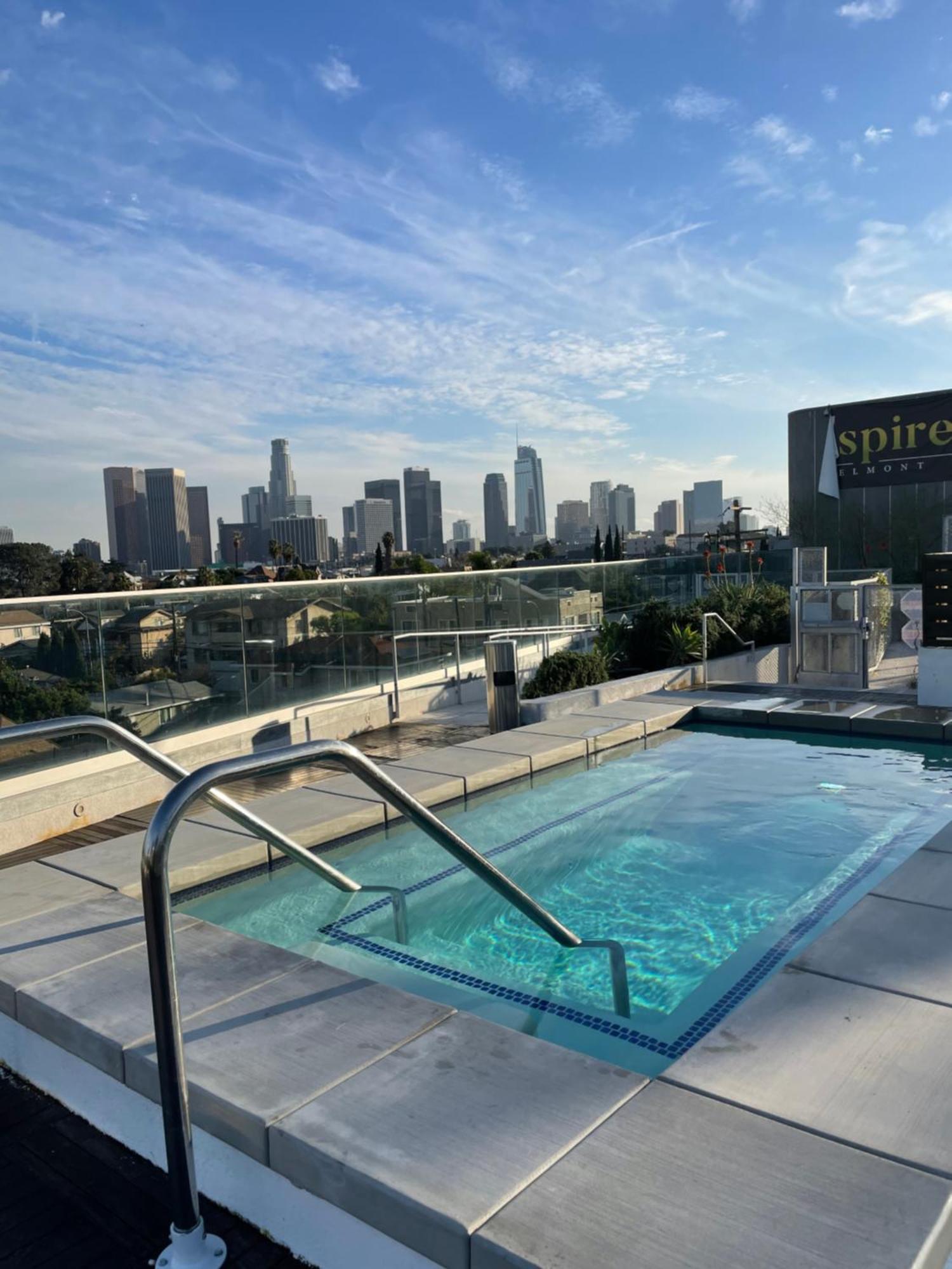 Luxury Downtown Penthouse With Skyline Views *