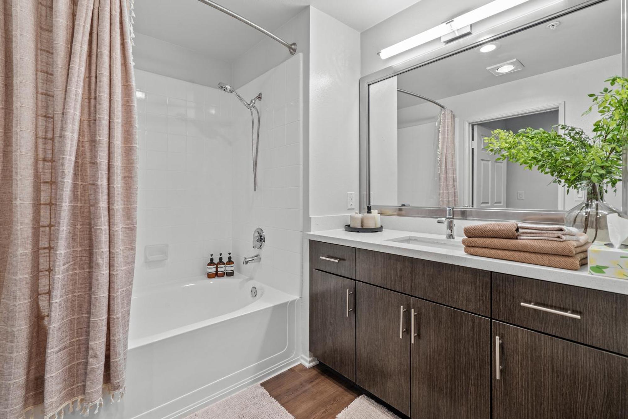 Apartment Spacious 2bdr In Marina Del Rey *
