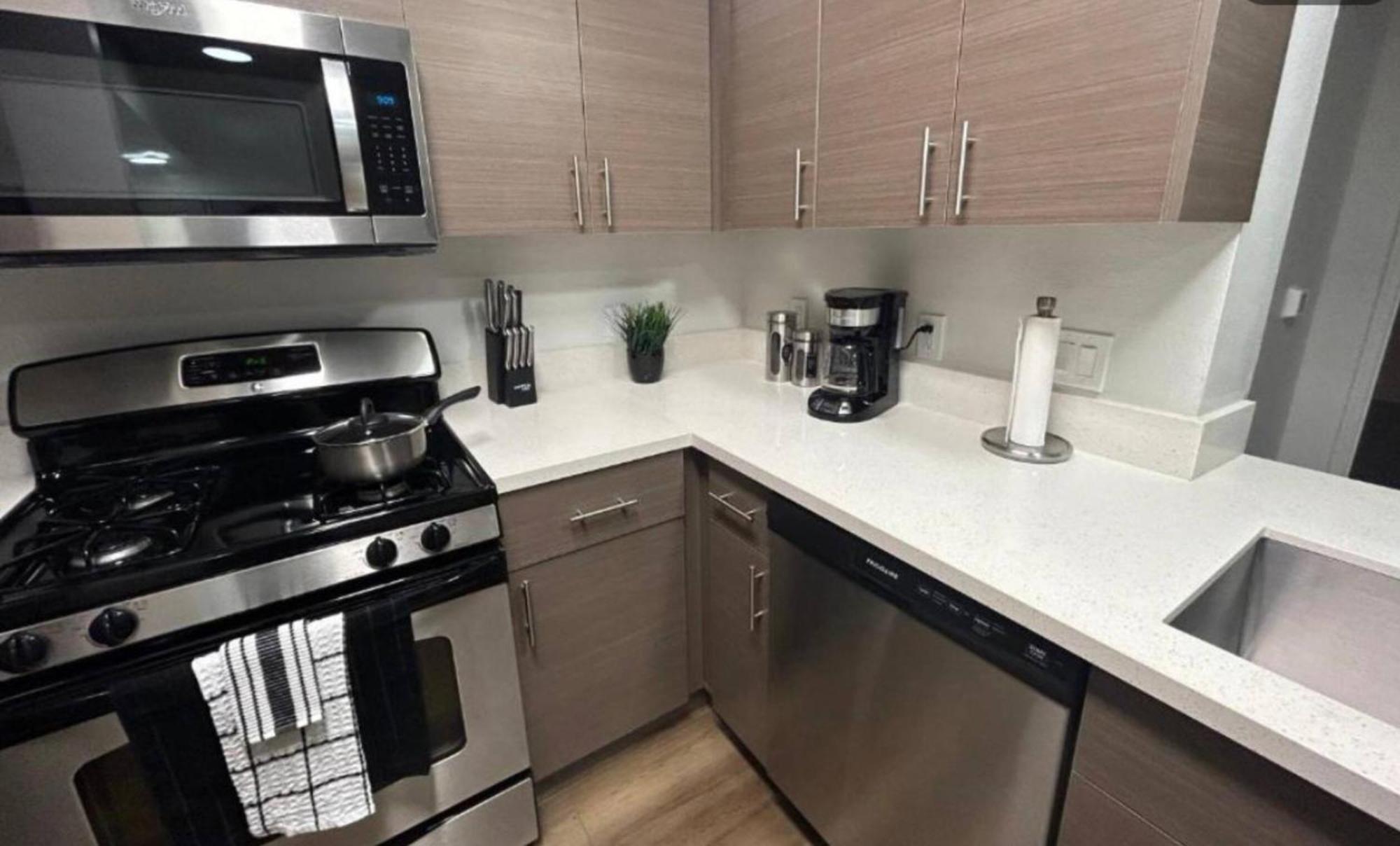 Apartment Westerly 2 Bedroom Marina Del Rey Near Venice Beach!