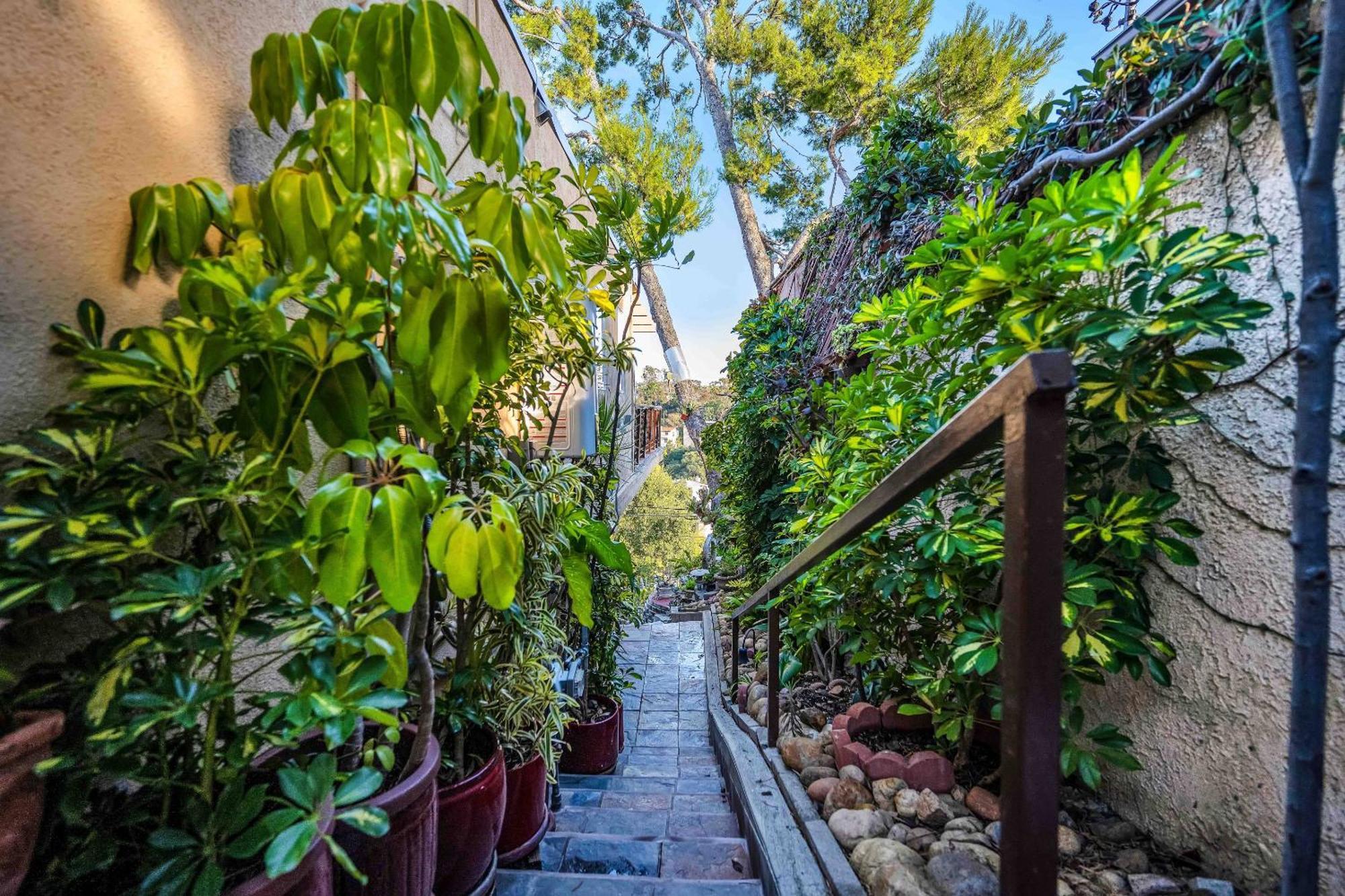 Secret Stairs Hollywood Hills Holiday home Los Angeles