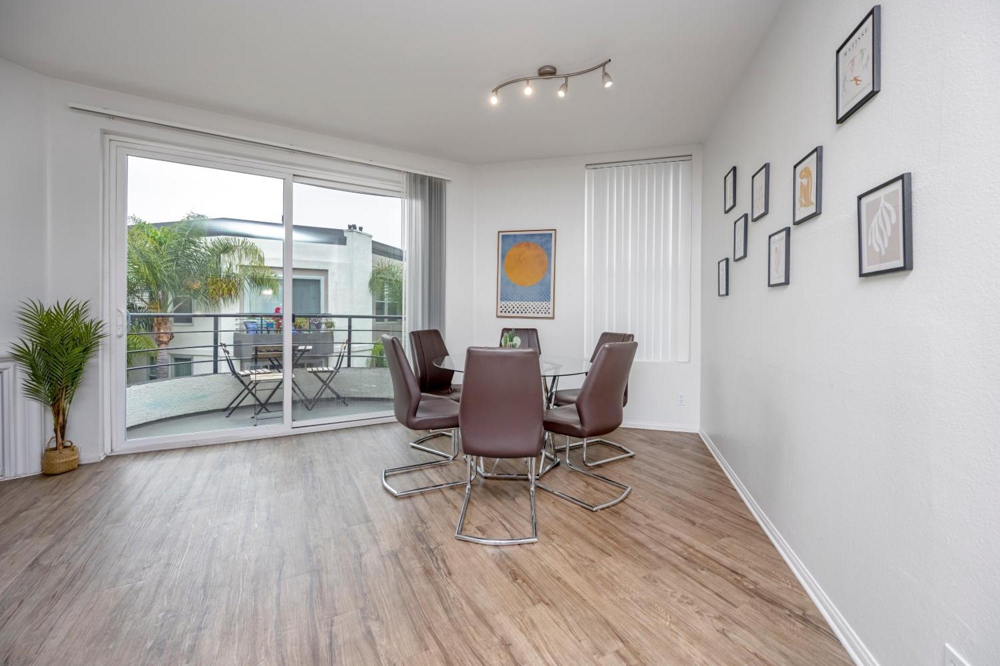 Cozy Management In Mdr * Los Angeles
