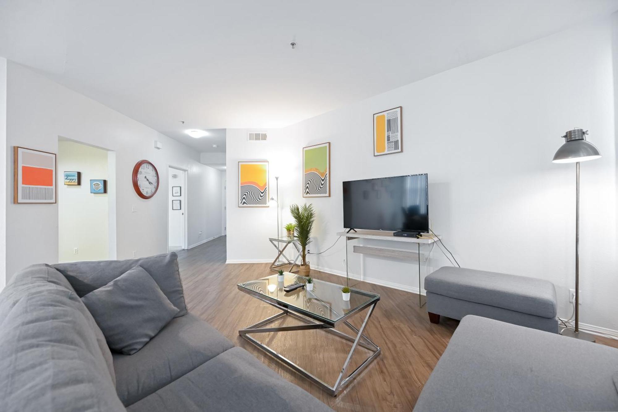 Cozy Management In Mdr * Los Angeles