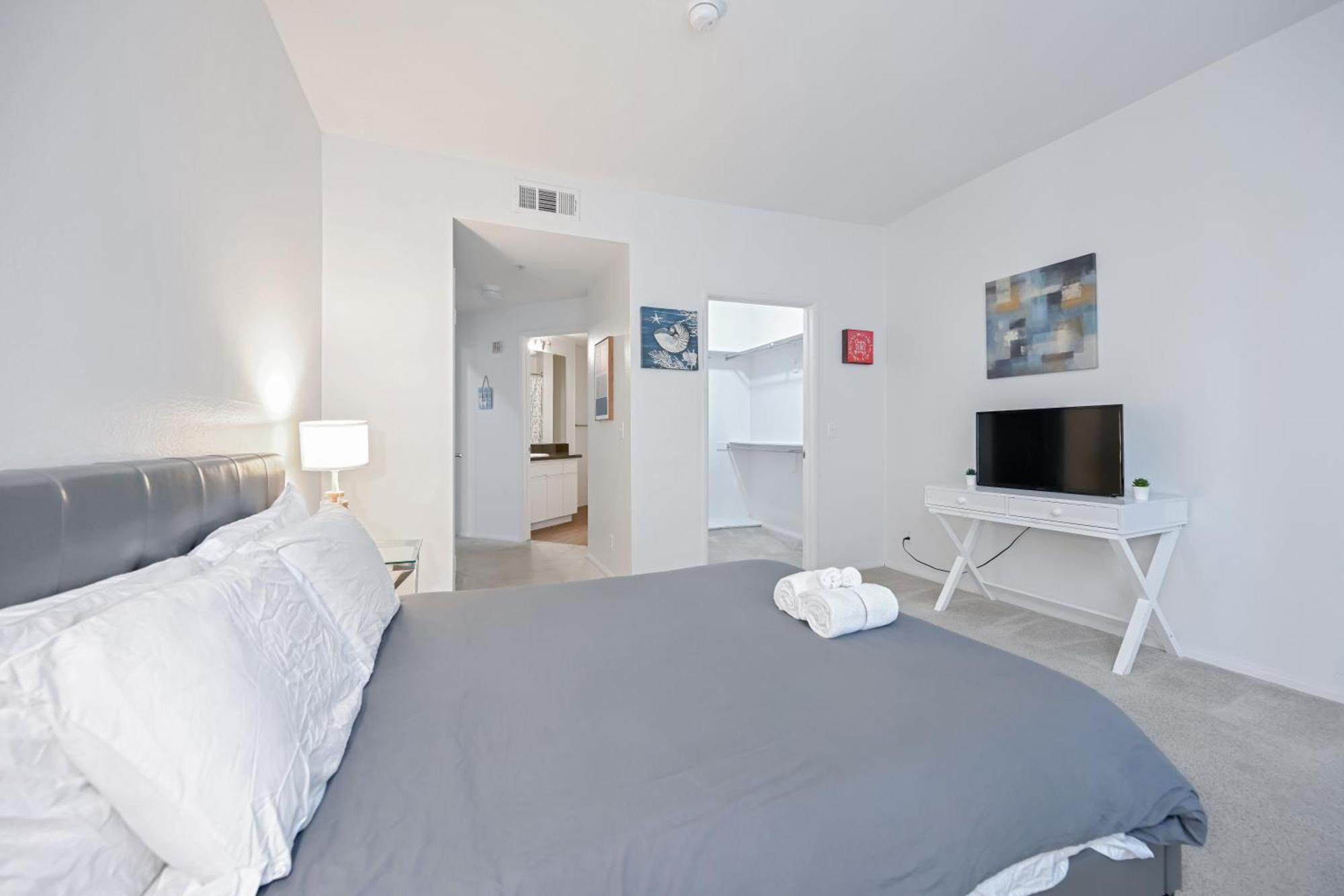 Cozy Management In Mdr * Los Angeles
