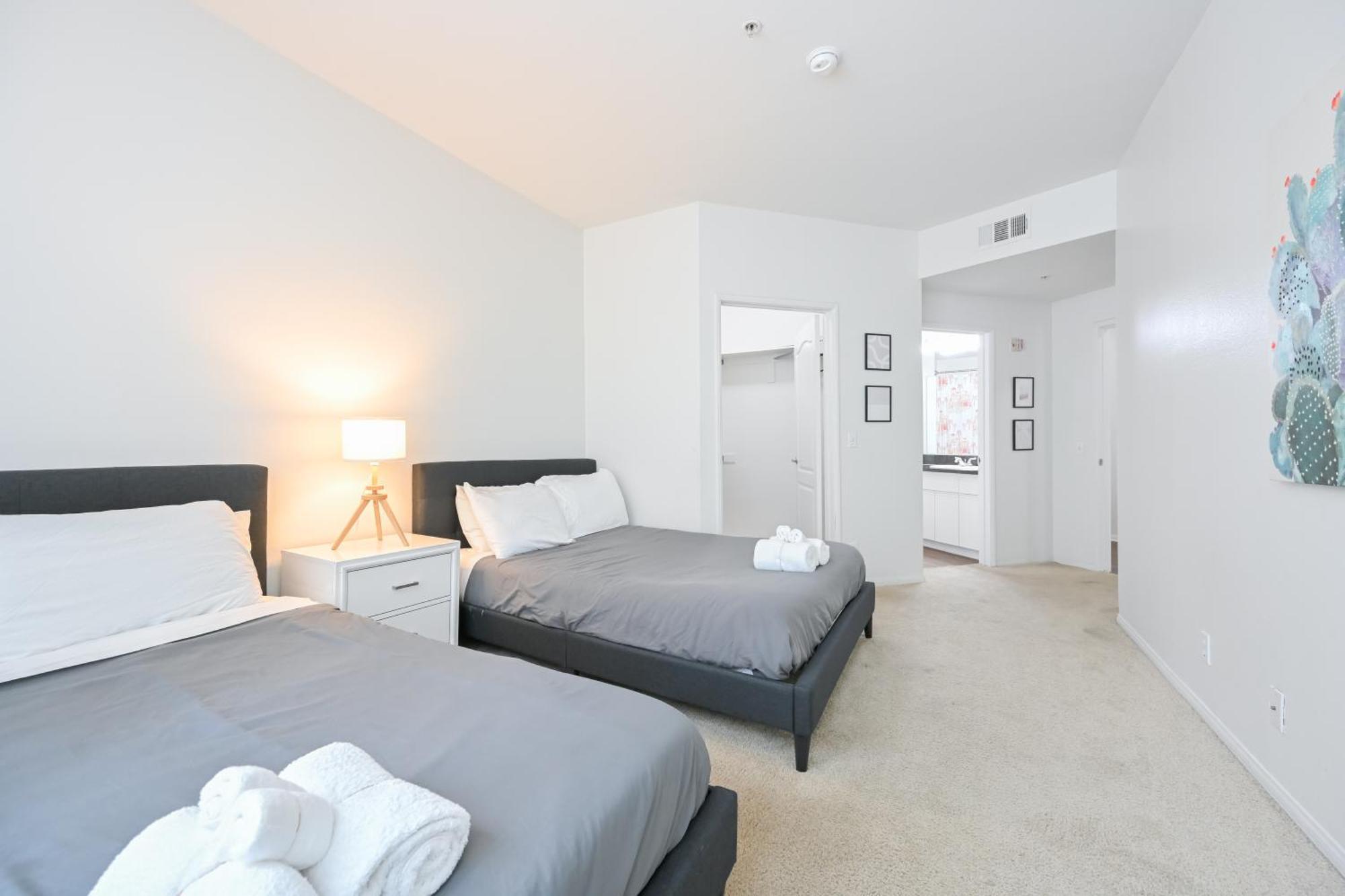 Cozy Management In Mdr * Los Angeles