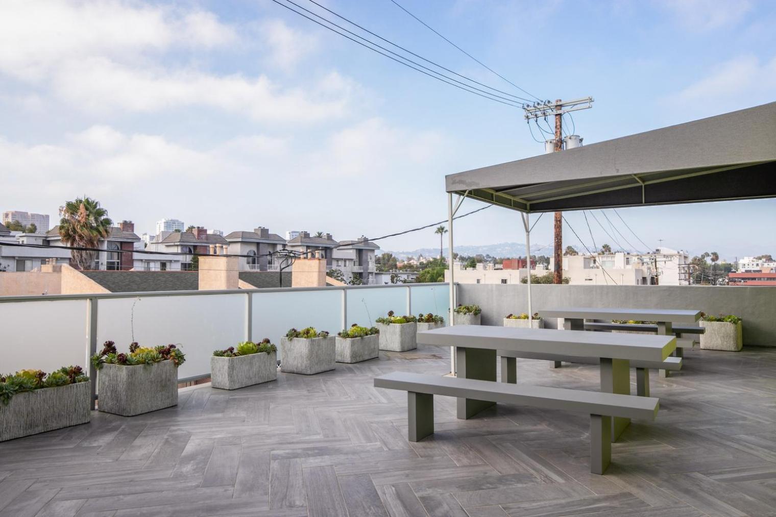 Westwood 2br W Wd Roofdeck Nr Beverly Hills Lax-374 *