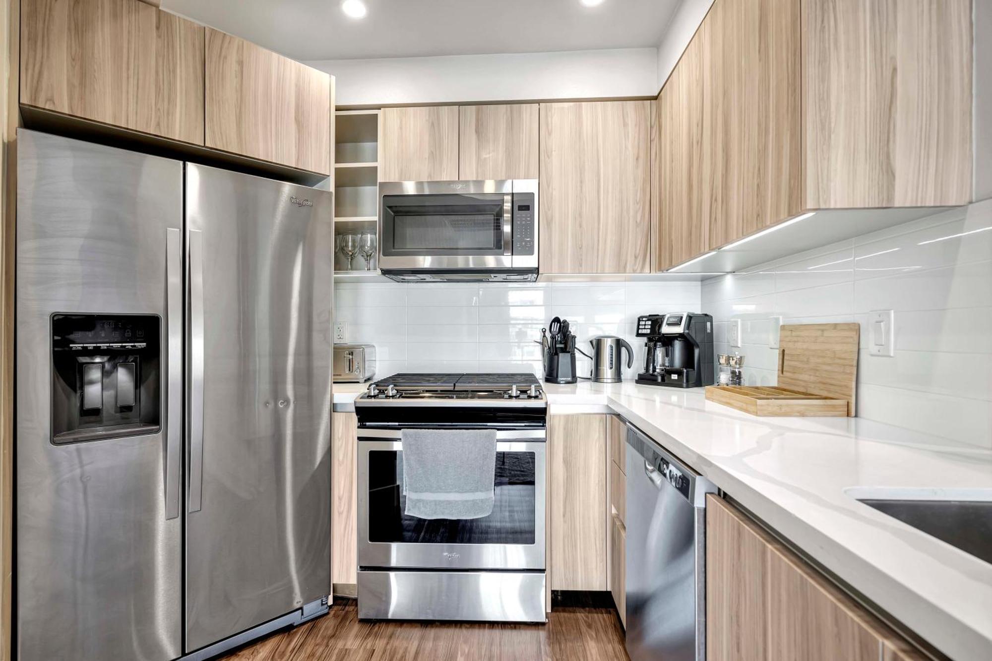 13 Luxury * Los Angeles