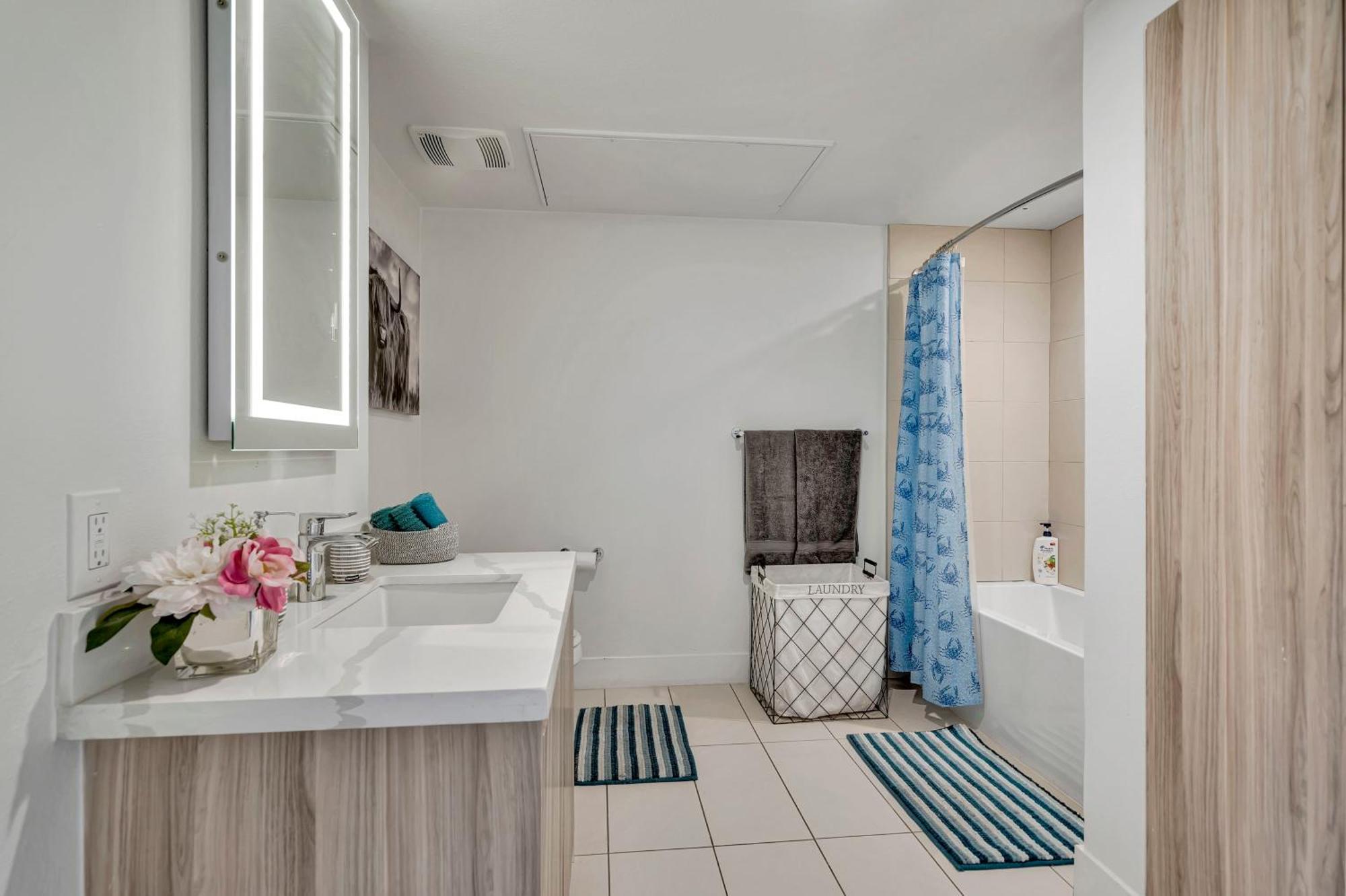 13 Luxury * Los Angeles