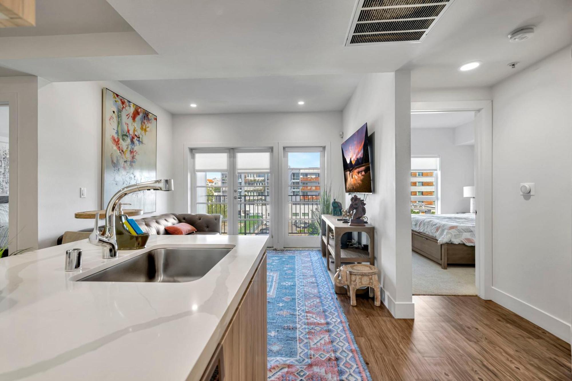 13 Luxury Apartment Los Angeles