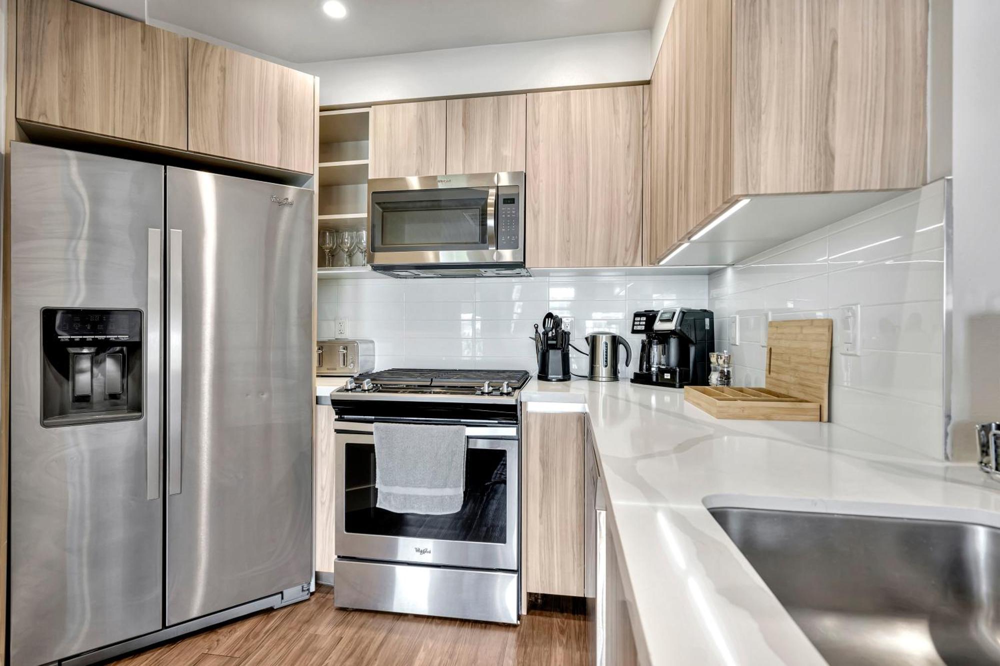 13 Luxury Apartment Los Angeles