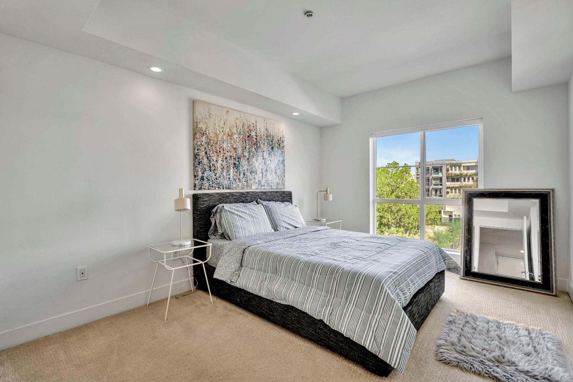 13 Luxury Apartment *