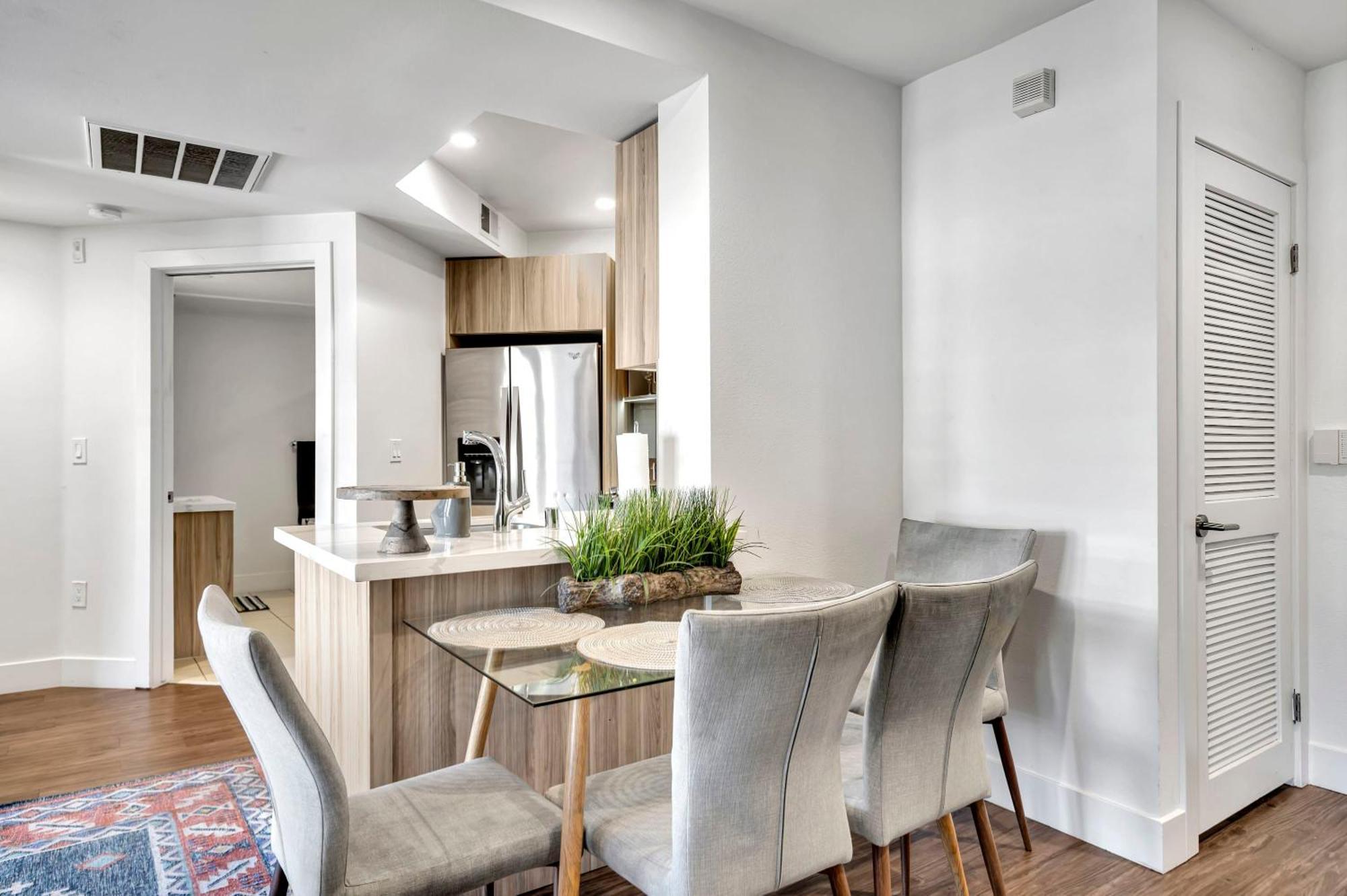 13 Luxury * Los Angeles