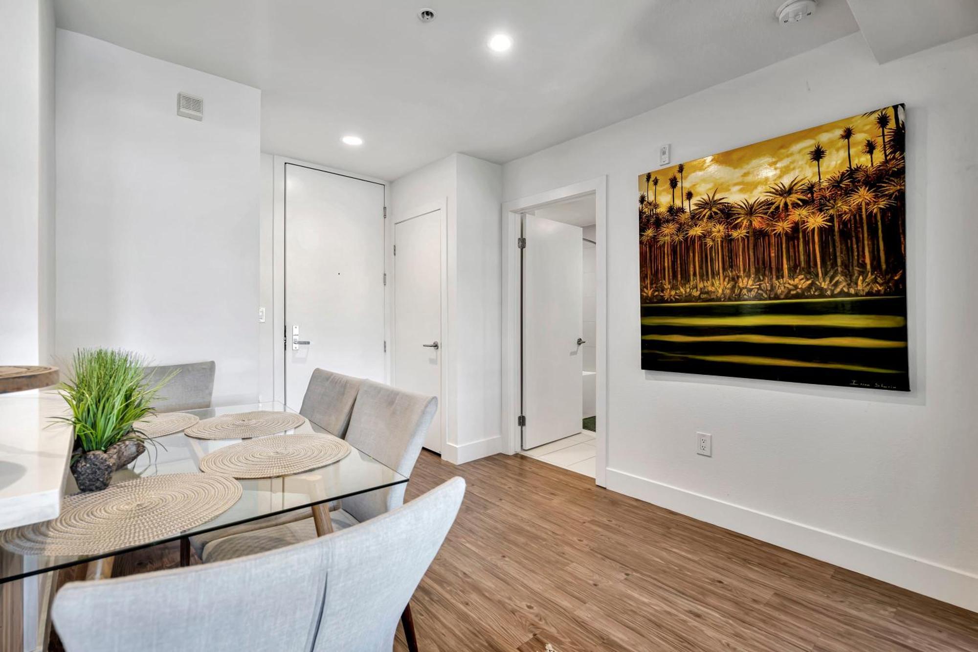 13 Luxury Apartment Los Angeles