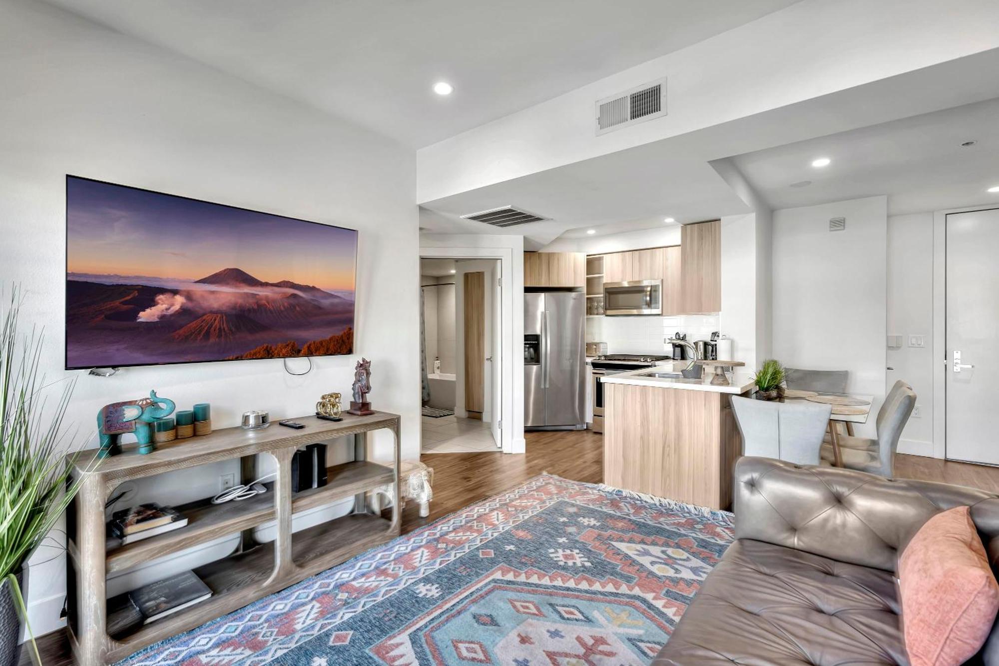 13 Luxury * Los Angeles